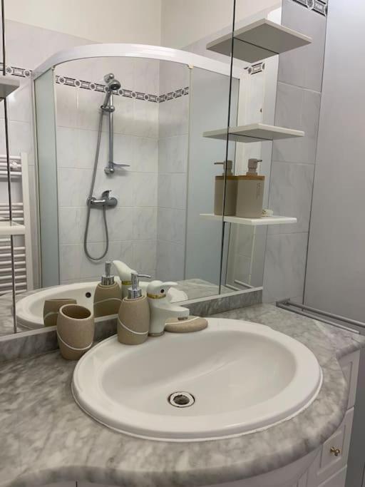 7Mn From The Center/ Pool/Parking Apartment Cannes Luaran gambar